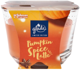 Glade Pumpkin Spice Latte vonná svíčka ve skle, doba hoření až 50 hodin 204 g